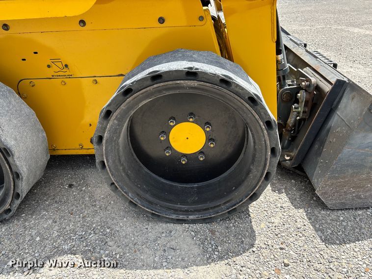 image for item FC1716 2013 Gehl 4640 skid steer loader