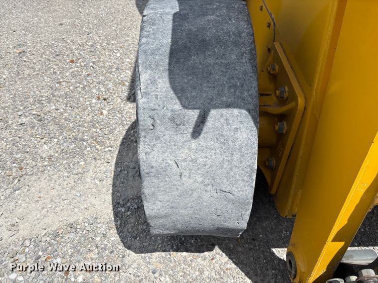 image for item FC1716 2013 Gehl 4640 skid steer loader