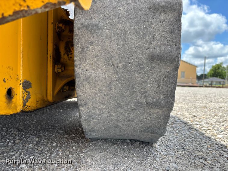 image for item FC1716 2013 Gehl 4640 skid steer loader