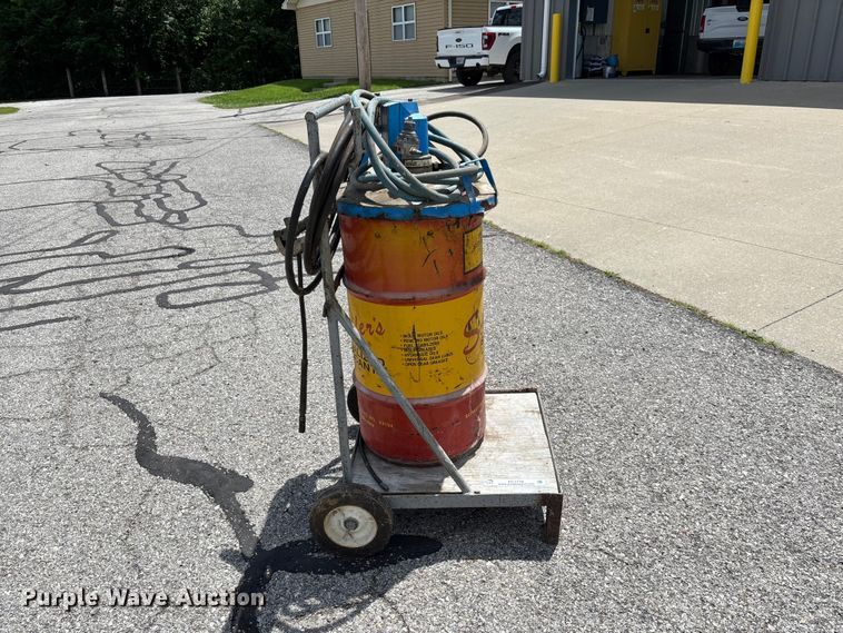 image for item FC1718 Macnaught P5 pneumatic grease pump