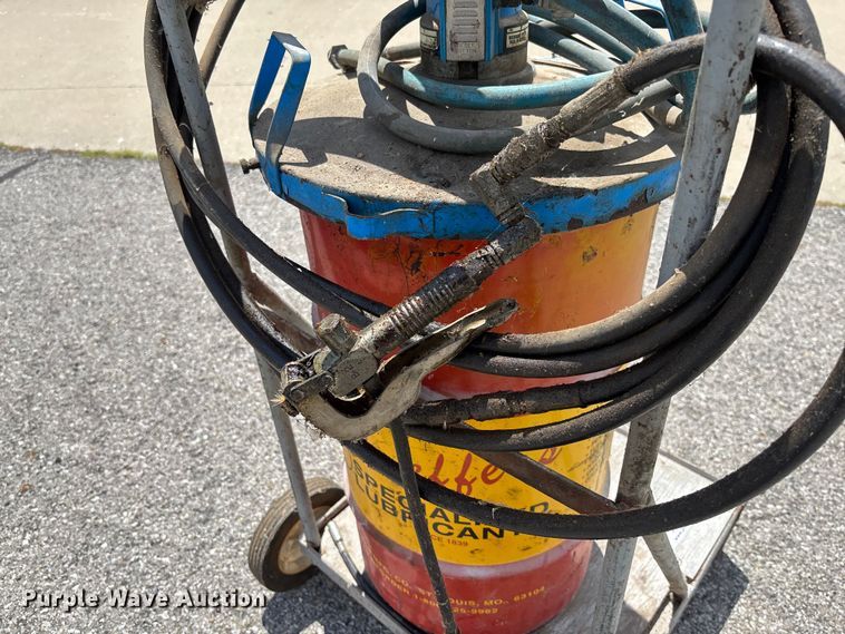 image for item FC1718 Macnaught P5 pneumatic grease pump
