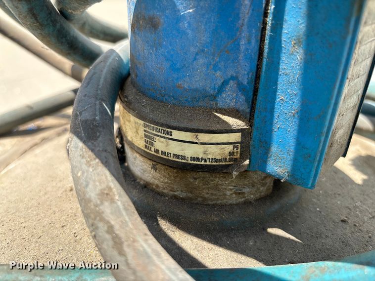 image for item FC1718 Macnaught P5 pneumatic grease pump