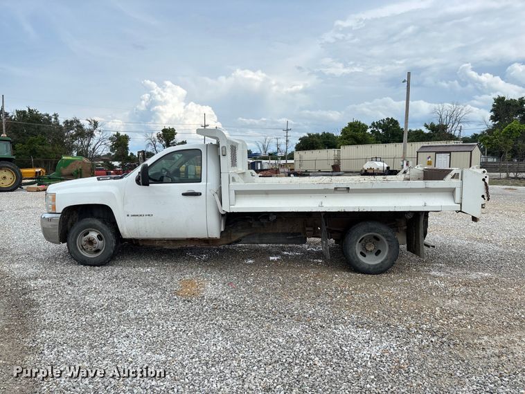 image for item FC1743 2007 Chevrolet Silverado 3500HD dump bed pickup truck