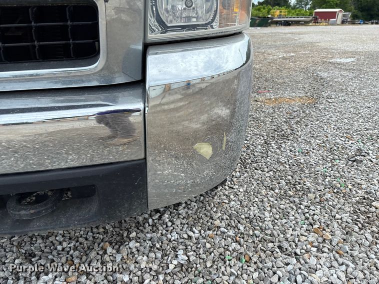 image for item FC1743 2007 Chevrolet Silverado 3500HD dump bed pickup truck