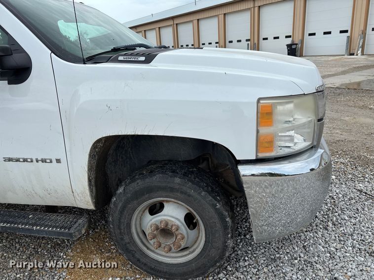 image for item FC1743 2007 Chevrolet Silverado 3500HD dump bed pickup truck