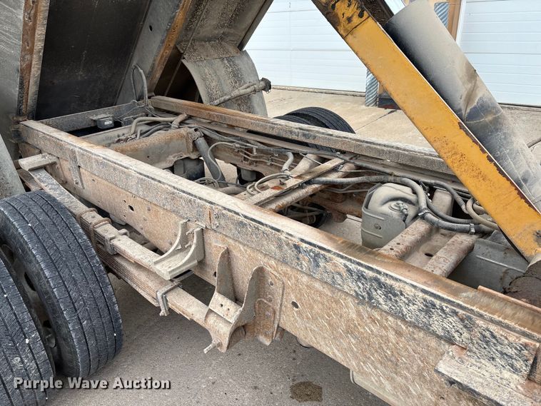 image for item FC1743 2007 Chevrolet Silverado 3500HD dump bed pickup truck