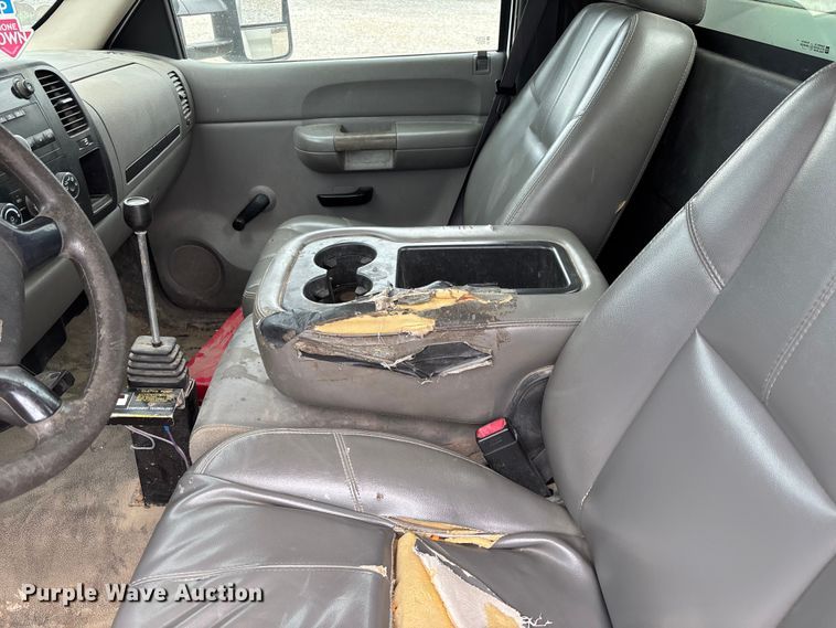 image for item FC1743 2007 Chevrolet Silverado 3500HD dump bed pickup truck