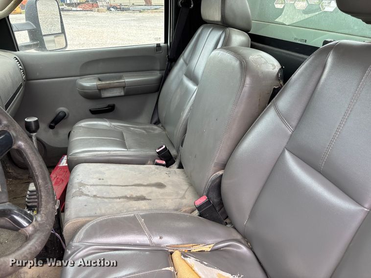 image for item FC1743 2007 Chevrolet Silverado 3500HD dump bed pickup truck