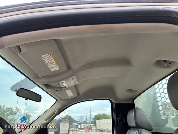 image for item FC1743 2007 Chevrolet Silverado 3500HD dump bed pickup truck
