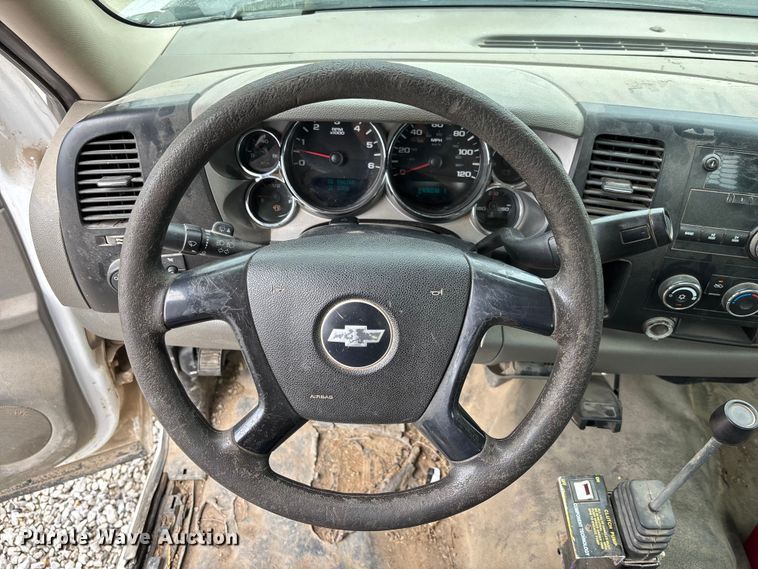 image for item FC1743 2007 Chevrolet Silverado 3500HD dump bed pickup truck