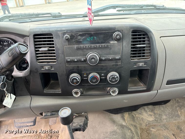 image for item FC1743 2007 Chevrolet Silverado 3500HD dump bed pickup truck