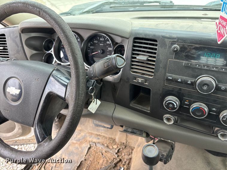 image for item FC1743 2007 Chevrolet Silverado 3500HD dump bed pickup truck