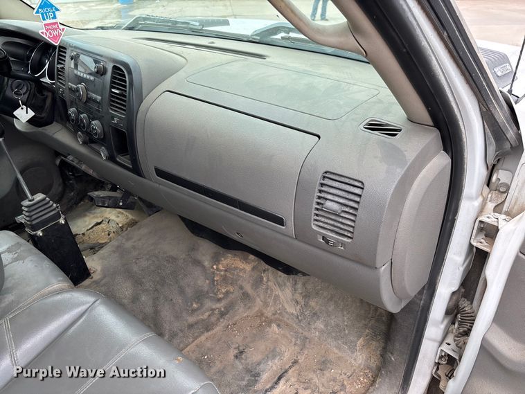 image for item FC1743 2007 Chevrolet Silverado 3500HD dump bed pickup truck