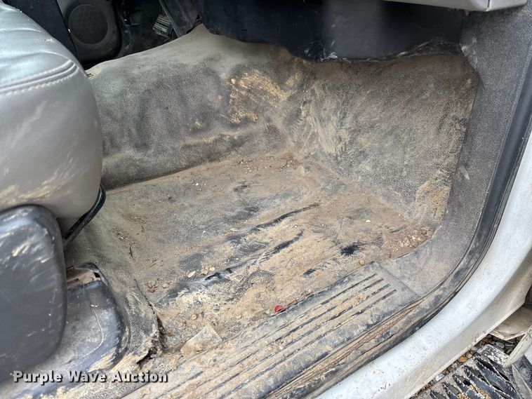 image for item FC1743 2007 Chevrolet Silverado 3500HD dump bed pickup truck