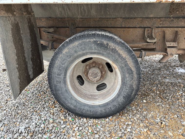 image for item FC1743 2007 Chevrolet Silverado 3500HD dump bed pickup truck