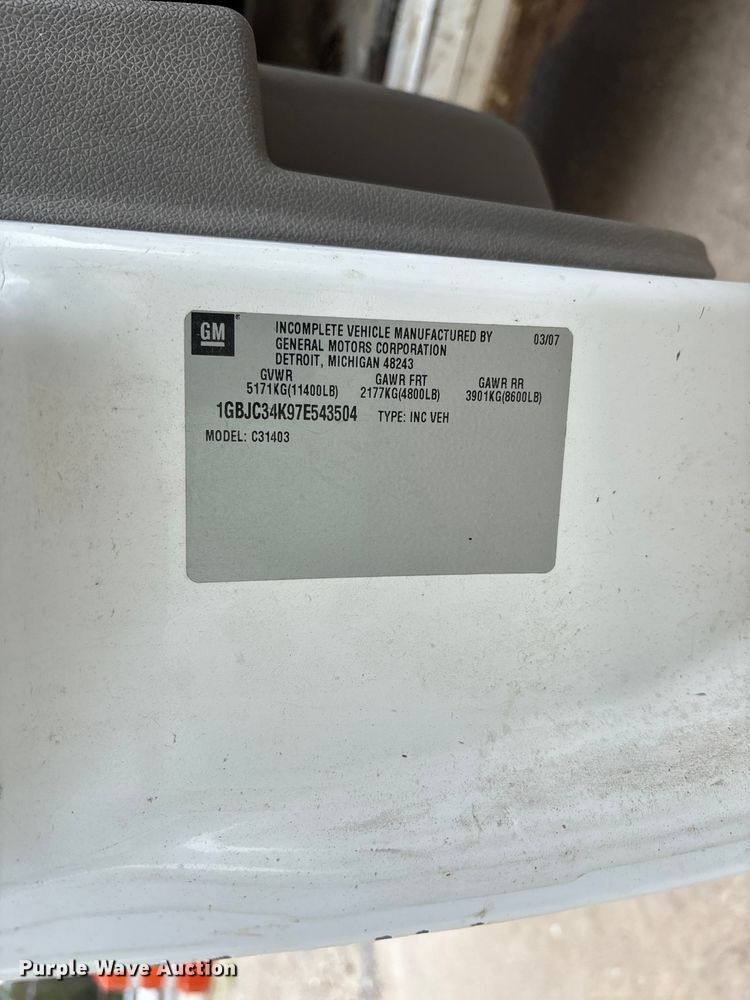 image for item FC1743 2007 Chevrolet Silverado 3500HD dump bed pickup truck