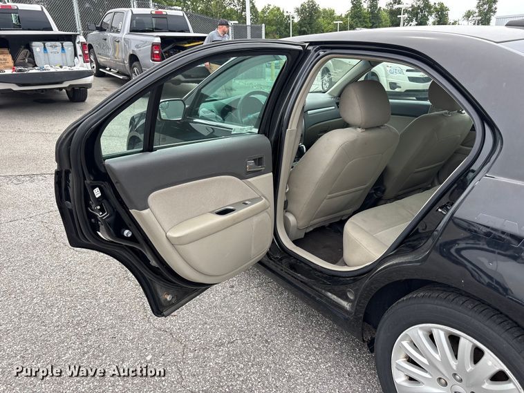 image for item FC2424 2012 Ford Fusion 