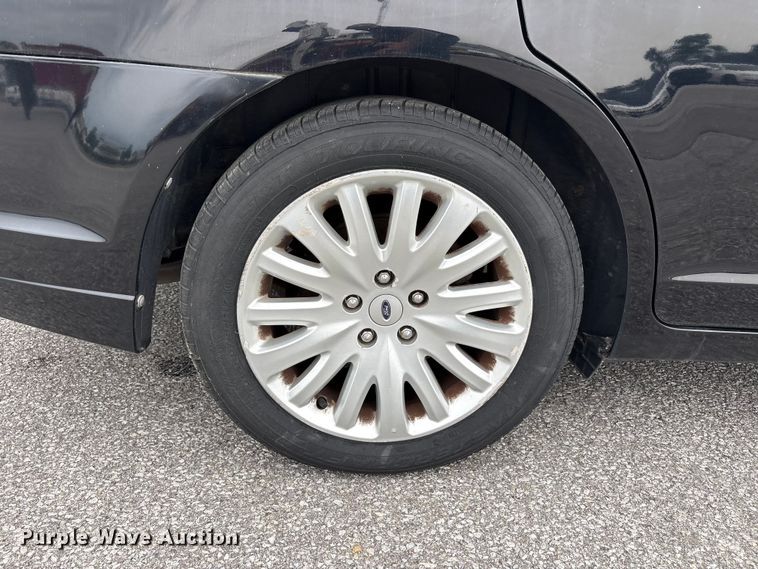 image for item FC2424 2012 Ford Fusion 