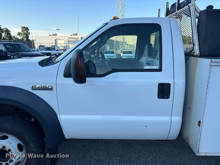 image for item FC2431 2006 Ford F450 Super Duty utility / service truck