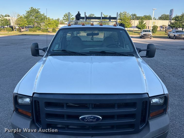 image for item FC2431 2006 Ford F450 Super Duty utility / service truck