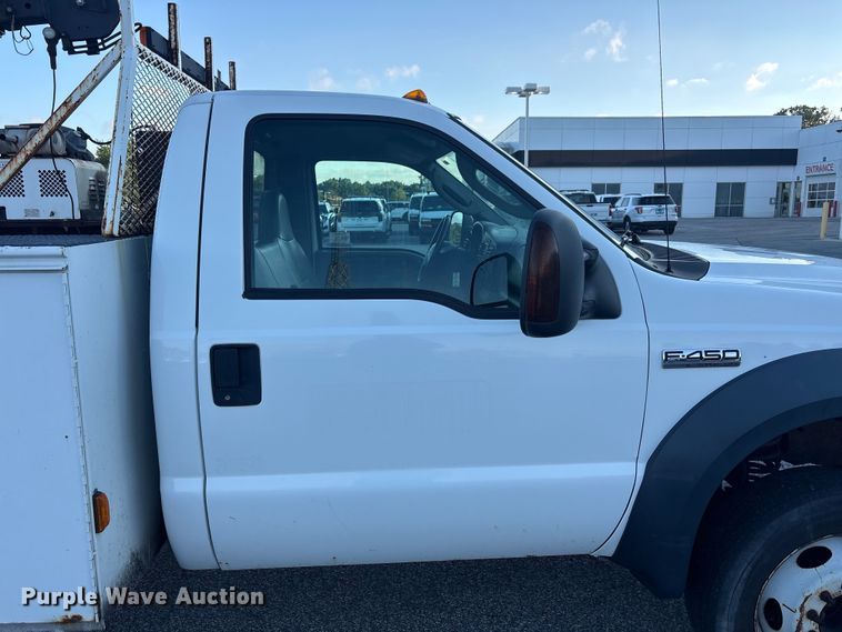 image for item FC2431 2006 Ford F450 Super Duty utility / service truck