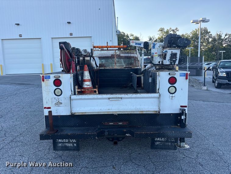 image for item FC2431 2006 Ford F450 Super Duty utility / service truck