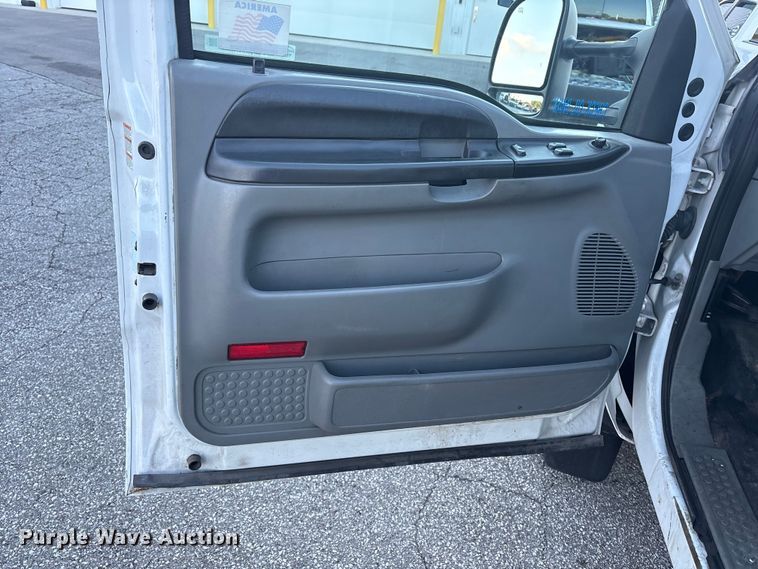 image for item FC2431 2006 Ford F450 Super Duty utility / service truck