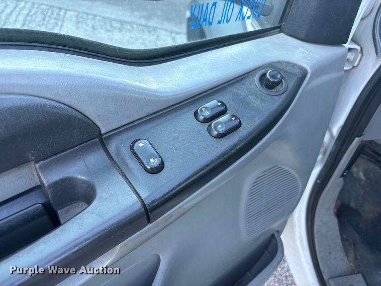 image for item FC2431 2006 Ford F450 Super Duty utility / service truck