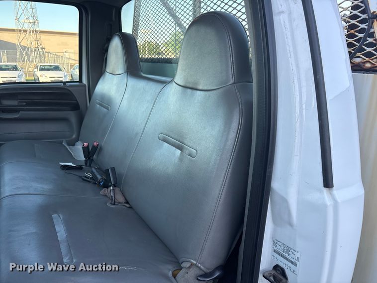image for item FC2431 2006 Ford F450 Super Duty utility / service truck