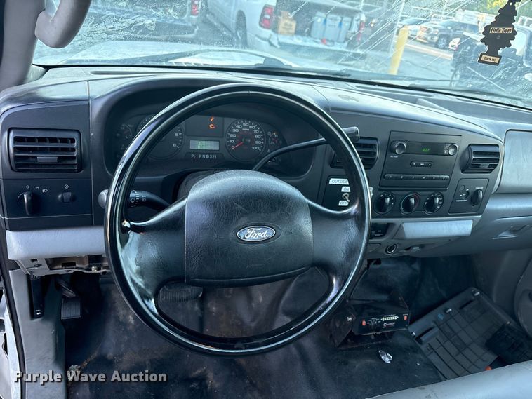 image for item FC2431 2006 Ford F450 Super Duty utility / service truck