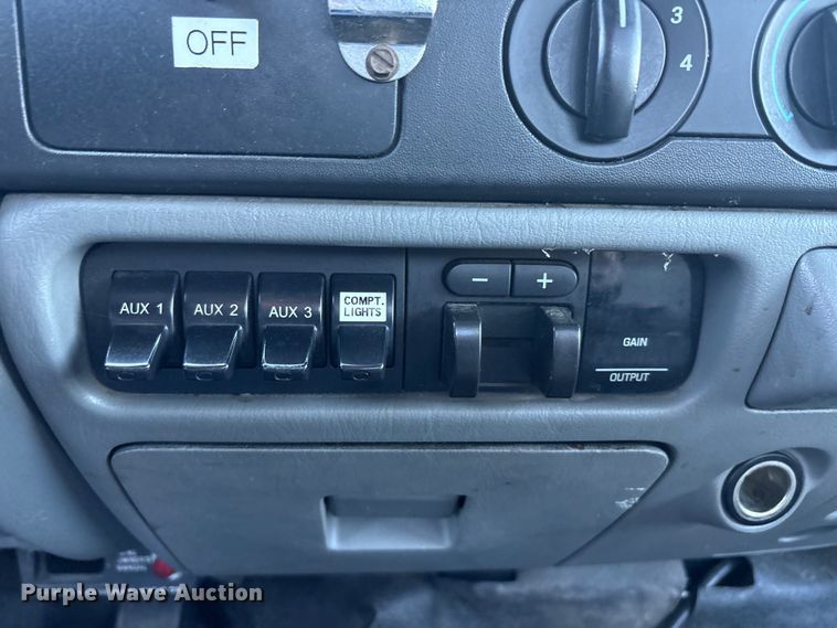 image for item FC2431 2006 Ford F450 Super Duty utility / service truck