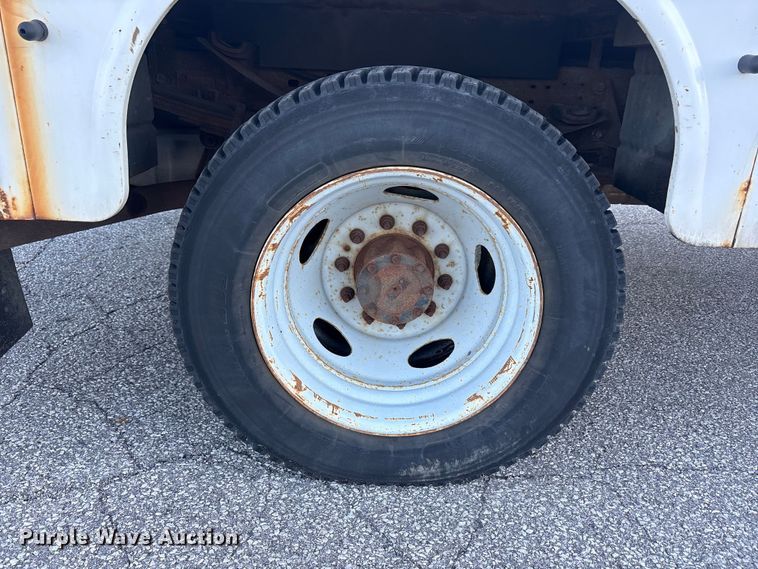 image for item FC2431 2006 Ford F450 Super Duty utility / service truck