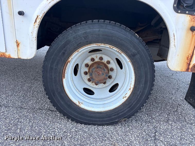 image for item FC2431 2006 Ford F450 Super Duty utility / service truck