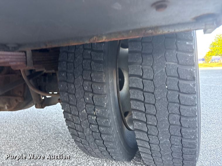 image for item FC2431 2006 Ford F450 Super Duty utility / service truck