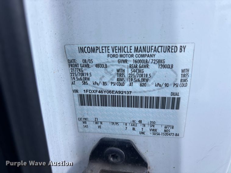 image for item FC2431 2006 Ford F450 Super Duty utility / service truck