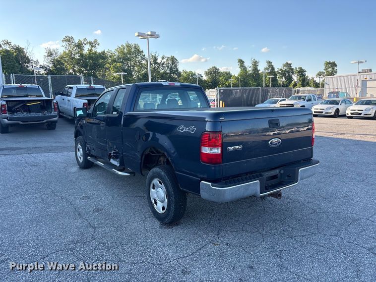 image for item FC2433 2005 Ford F150 Ext. Cab pickup truck