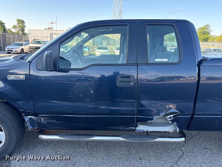 image for item FC2433 2005 Ford F150 Ext. Cab pickup truck
