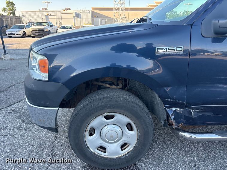image for item FC2433 2005 Ford F150 Ext. Cab pickup truck