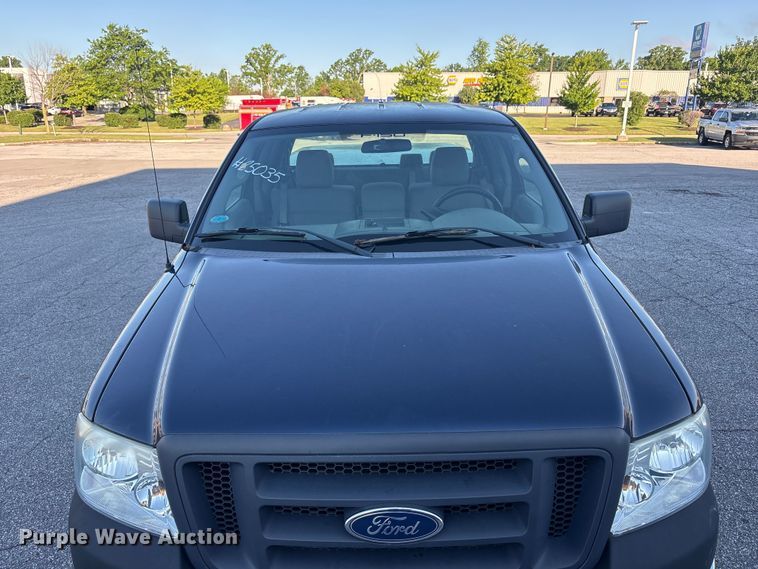 image for item FC2433 2005 Ford F150 Ext. Cab pickup truck