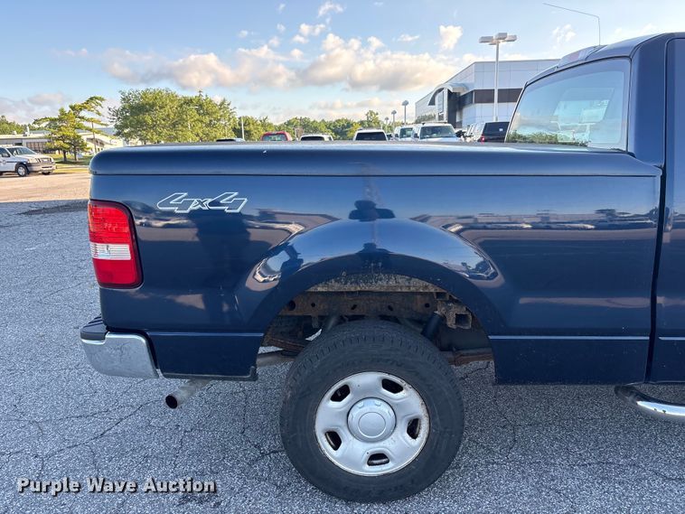 image for item FC2433 2005 Ford F150 Ext. Cab pickup truck