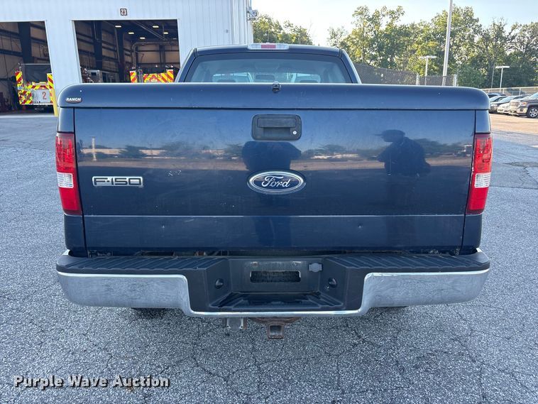 image for item FC2433 2005 Ford F150 Ext. Cab pickup truck