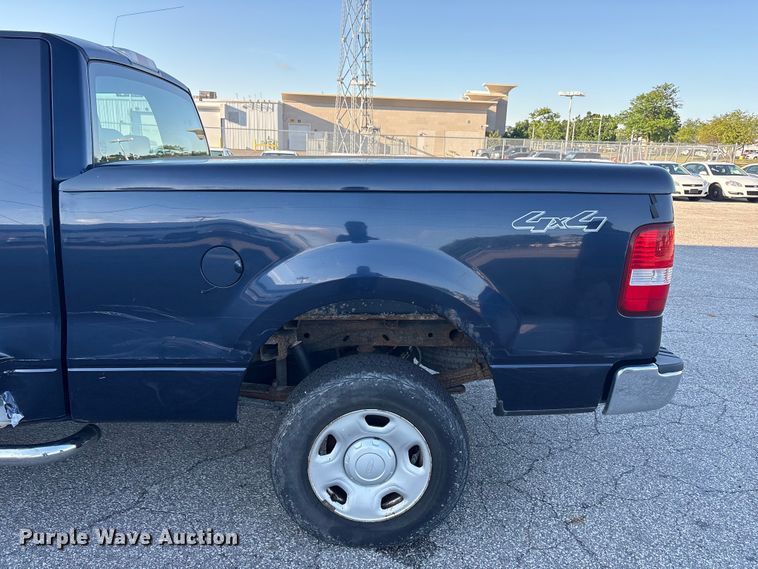 image for item FC2433 2005 Ford F150 Ext. Cab pickup truck