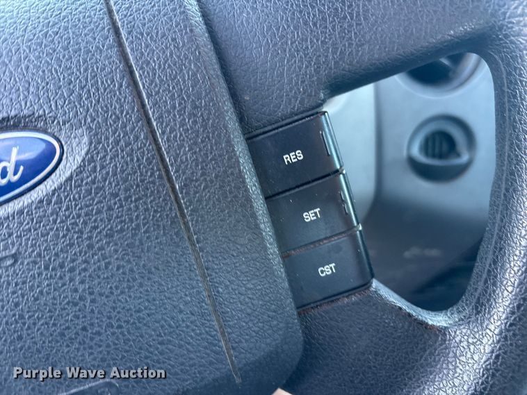 image for item FC2433 2005 Ford F150 Ext. Cab pickup truck