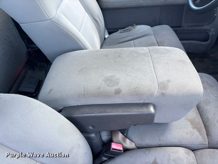 image for item FC2433 2005 Ford F150 Ext. Cab pickup truck