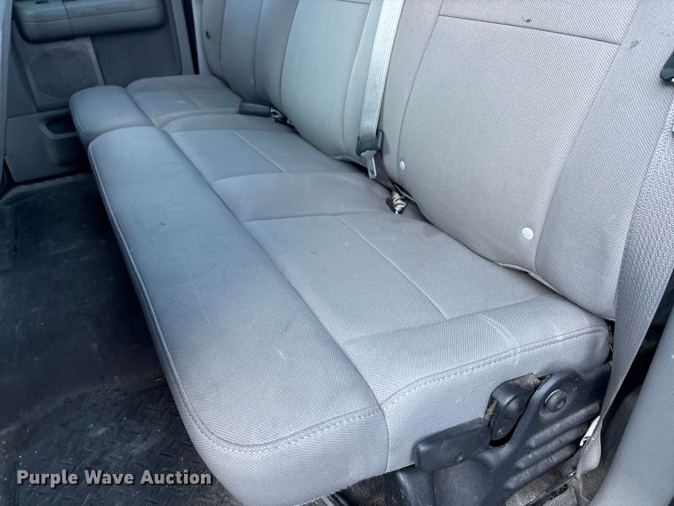 image for item FC2433 2005 Ford F150 Ext. Cab pickup truck
