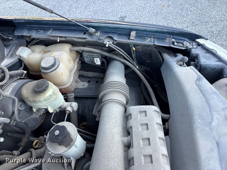 image for item FC2433 2005 Ford F150 Ext. Cab pickup truck