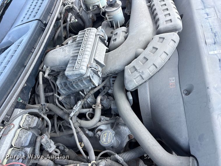 image for item FC2433 2005 Ford F150 Ext. Cab pickup truck