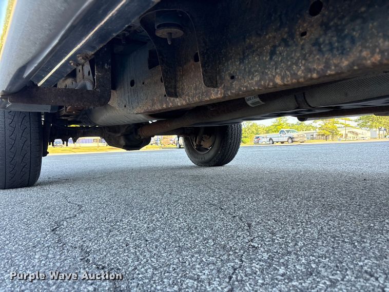 image for item FC2433 2005 Ford F150 Ext. Cab pickup truck