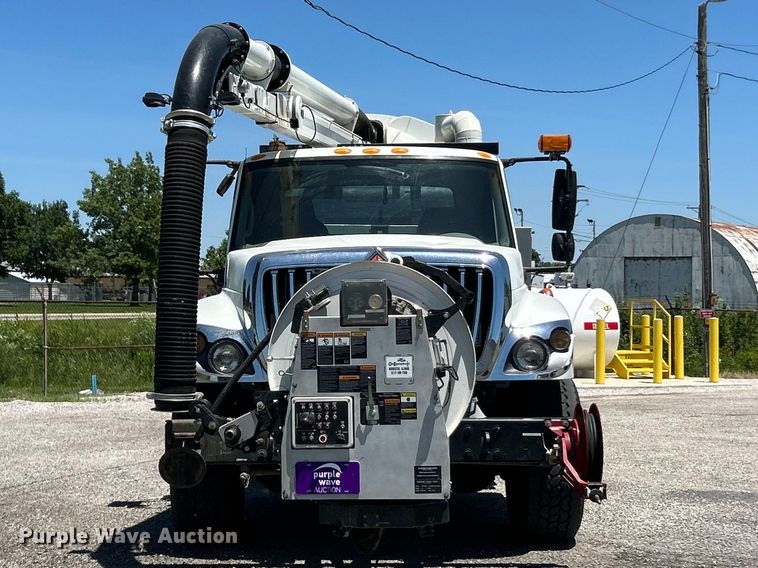 image for item FC2726 2009 International WorkStar 7400 sewer jetter truck