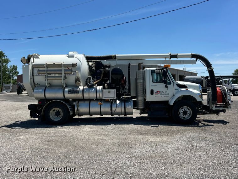 image for item FC2726 2009 International WorkStar 7400 sewer jetter truck